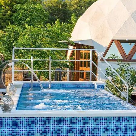 בית נופש Planetarium Kaštel Novi